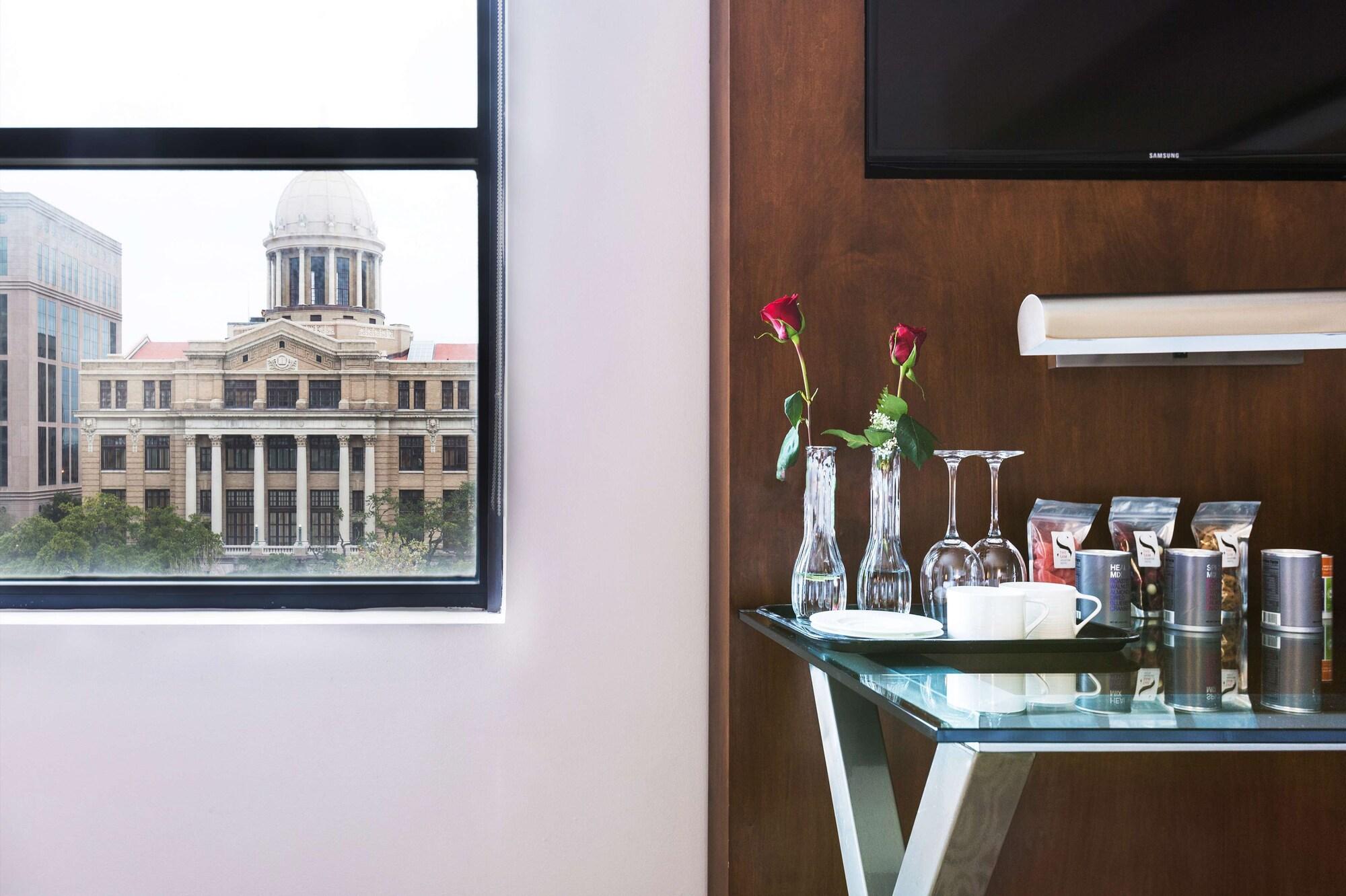 The Sam Houston Hotel, Curio Collection By Hilton Exterior photo