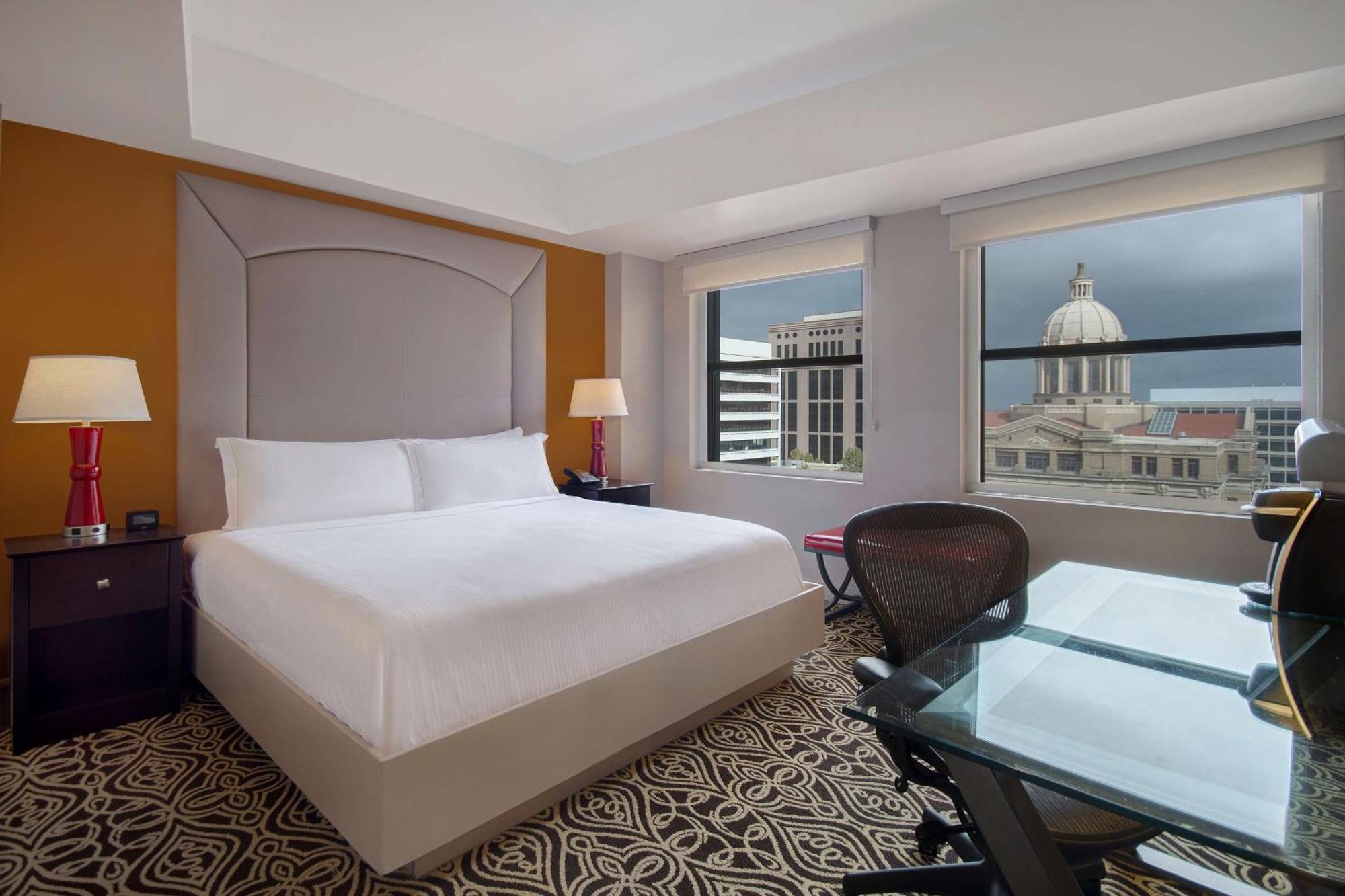 The Sam Houston Hotel, Curio Collection By Hilton Exterior photo