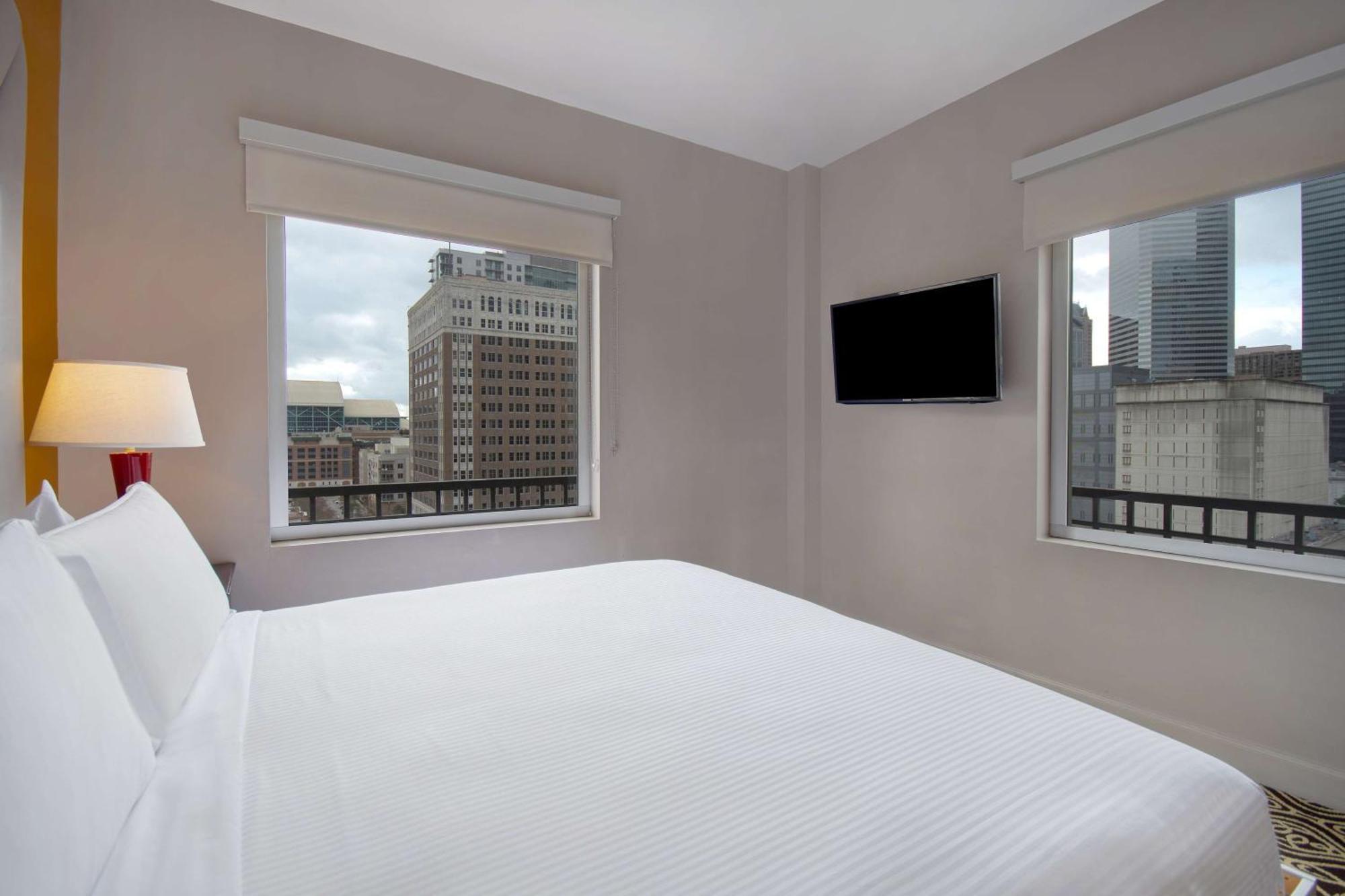 The Sam Houston Hotel, Curio Collection By Hilton Exterior photo