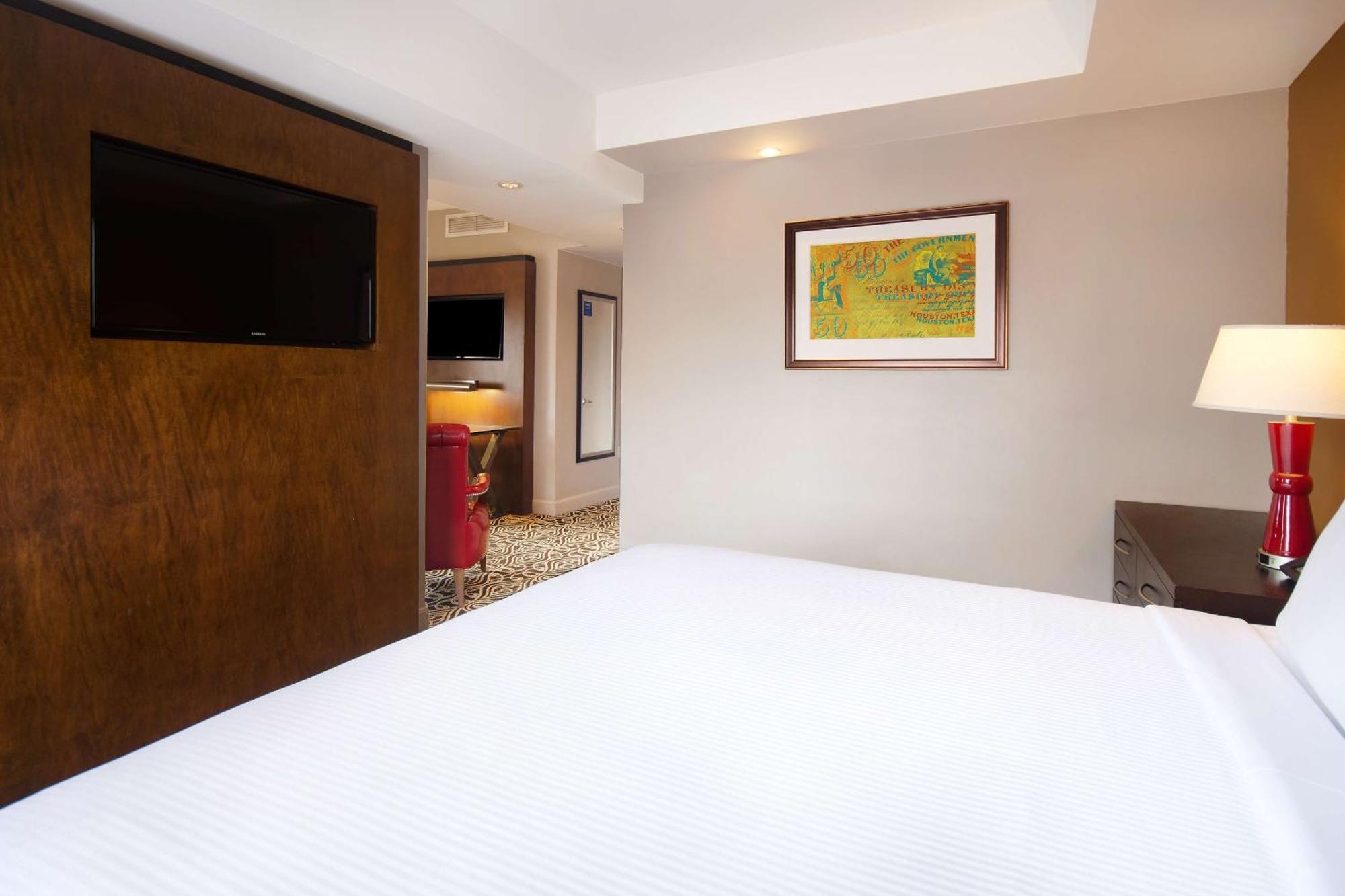 The Sam Houston Hotel, Curio Collection By Hilton Exterior photo