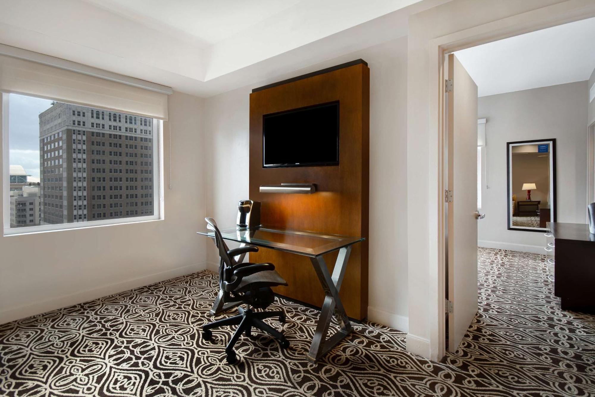 The Sam Houston Hotel, Curio Collection By Hilton Exterior photo